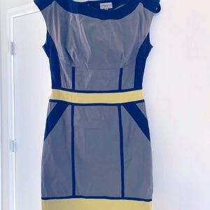 Block pattern fitted dress